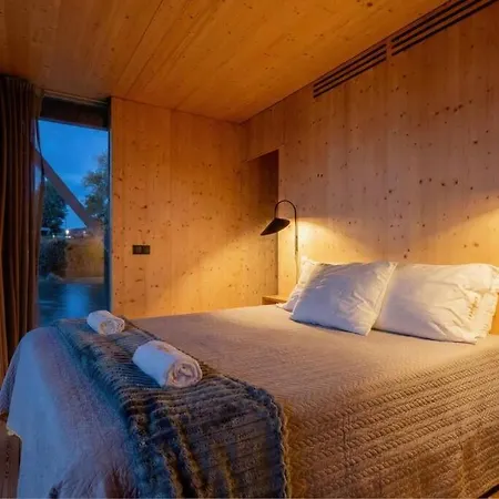 船上ホテル Sleepboat - Cozy Modern Houseboat In *