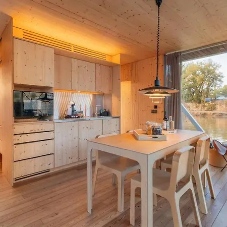 Sleepboat- Modern Houseboat In Porto * 波尔图