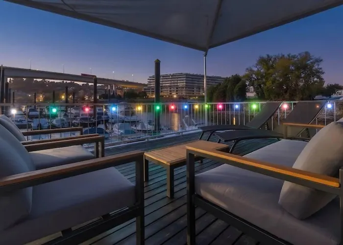 Sleepboat- Modern Houseboat In Porto Tekne *