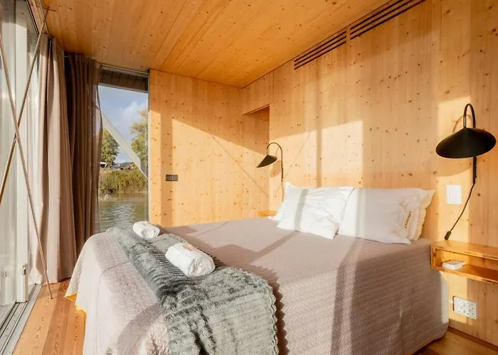 船屋 Sleepboat- Modern Houseboat In Porto