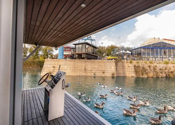 Sleepboat- Modern Houseboat In Porto