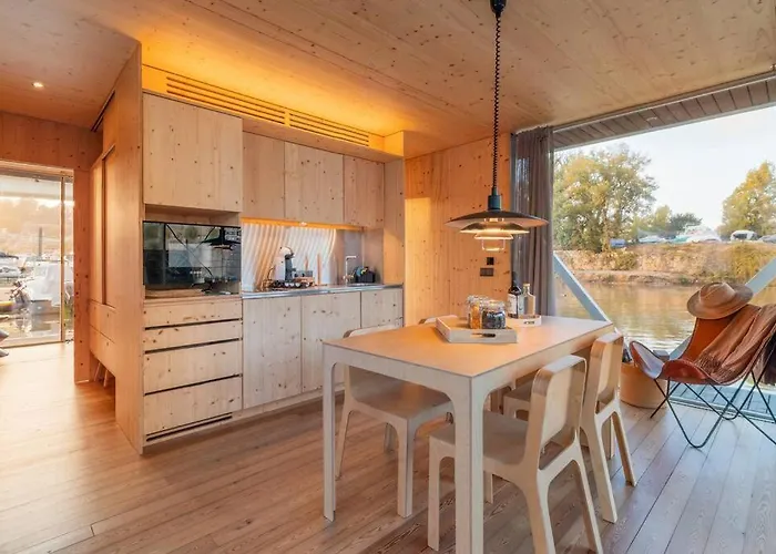 Sleepboat- Modern Houseboat In Porto * Porto