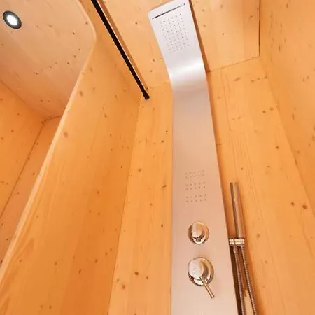 보트호텔 Sleepboat - Cozy Modern Houseboat In *